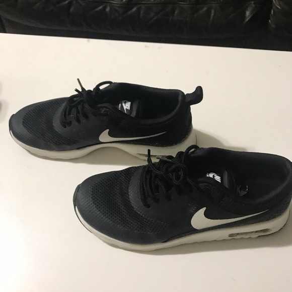 Sneaker - Picture 3 of 4